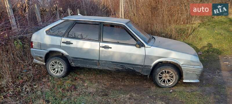 Хетчбек ВАЗ / Lada 2109 2002 в Чернівцях