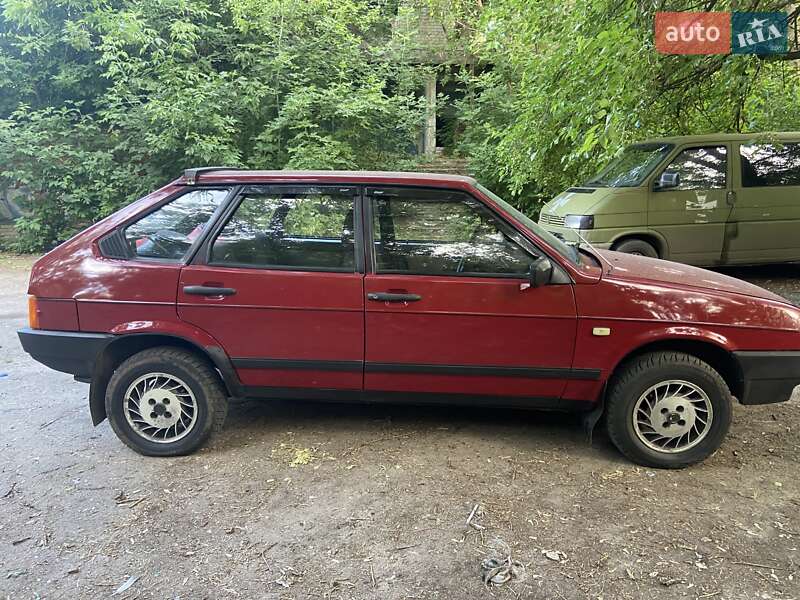 Хэтчбек ВАЗ 2109 1991 в 