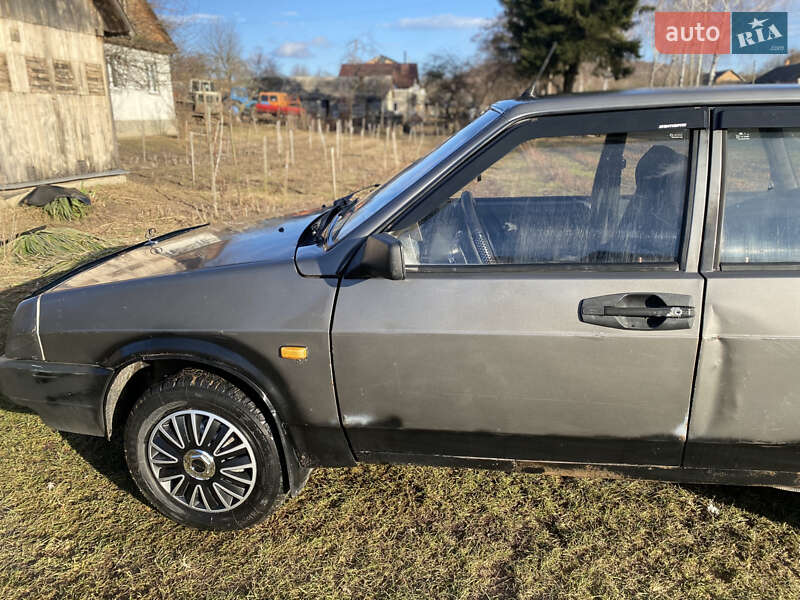 Хэтчбек ВАЗ / Lada 2109 1993 в Дубно