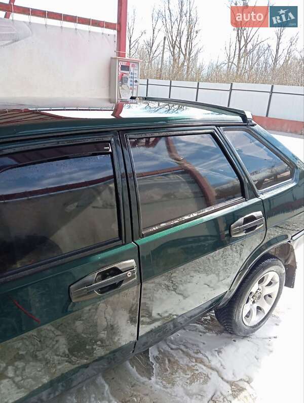 Хэтчбек ВАЗ / Lada 2109 2002 в Новом Роздоле фото 2 Хэтчбек ВАЗ / Lada 2109 2002 в Новом Роздоле