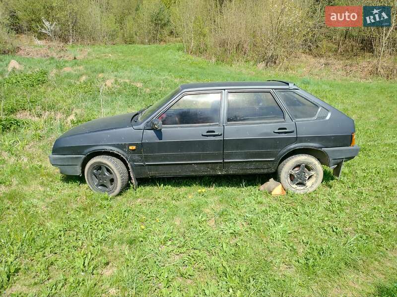 Хэтчбек ВАЗ 2109 1988 в 