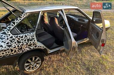 Хэтчбек ВАЗ 2109 1988 в 