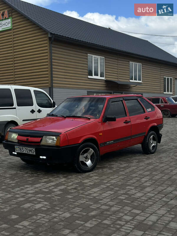 Хэтчбек ВАЗ / Lada 2109 1993 в Черновцах фото Хэтчбек ВАЗ / Lada 2109 1993 в Черновцах