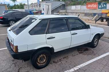 Хэтчбек ВАЗ 2109 1993 в 