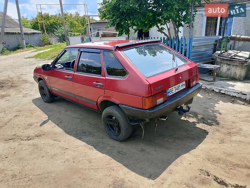 Хэтчбек ВАЗ 2109 1990 в 