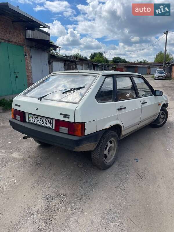 Хэтчбек ВАЗ / Lada 2109 1999 в Хмельницком