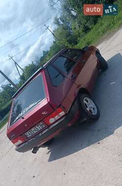 Хэтчбек ВАЗ 2109 1993 в 