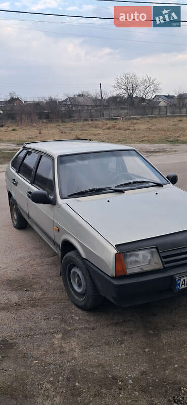 Хэтчбек ВАЗ / Lada 2109 2000 в Житомире
