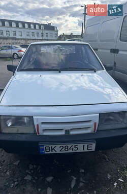 Хэтчбек ВАЗ 2109 1990 в Ровно