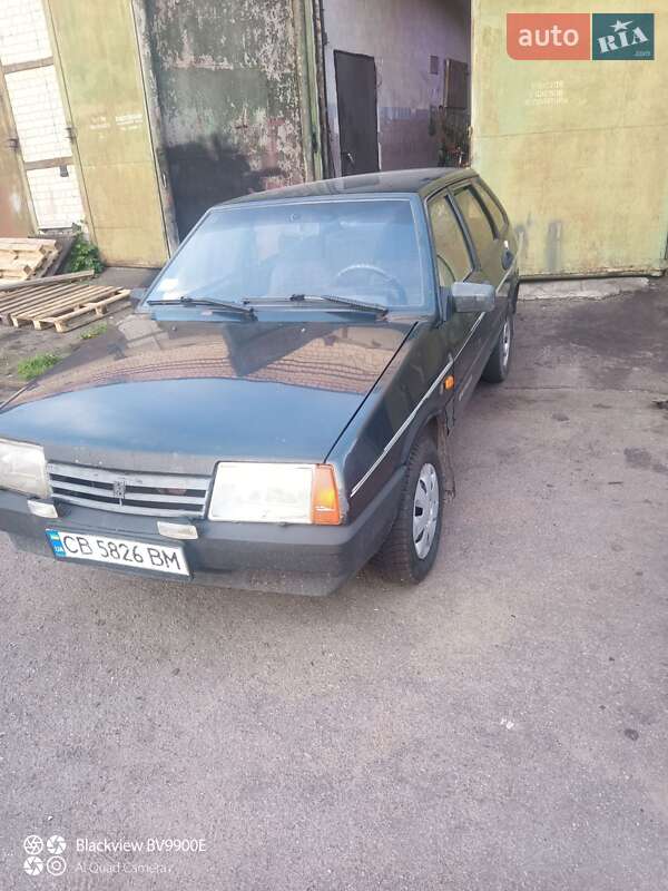 Хэтчбек ВАЗ 2109 2002 в 