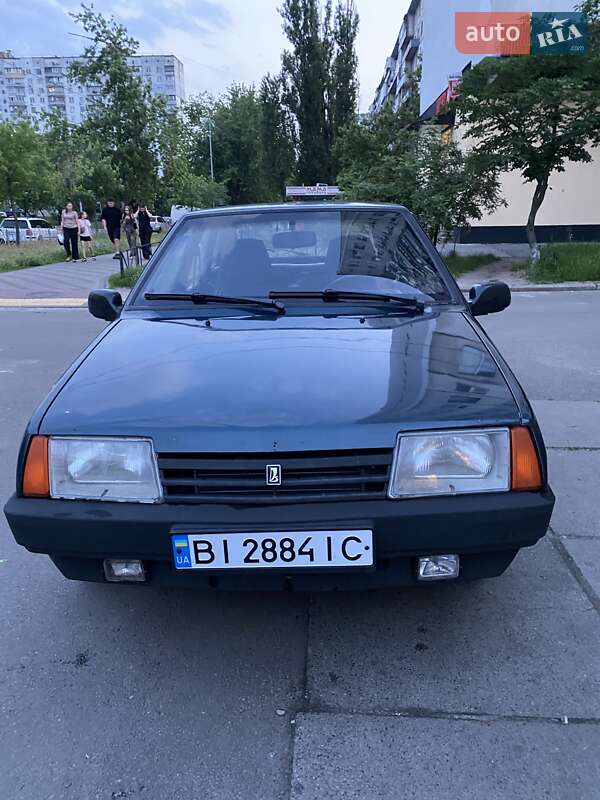 Хэтчбек ВАЗ / Lada 2109 2004 в Киеве