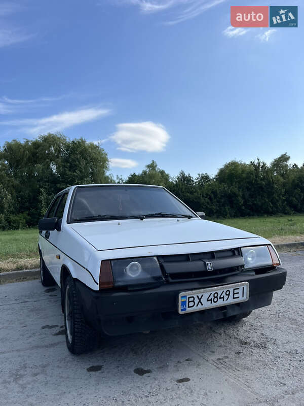 Хэтчбек ВАЗ / Lada 2109 1988 в Каменец-Подольском