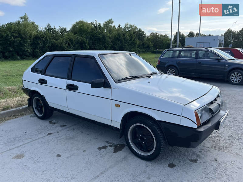 Хэтчбек ВАЗ / Lada 2109 1988 в Каменец-Подольском