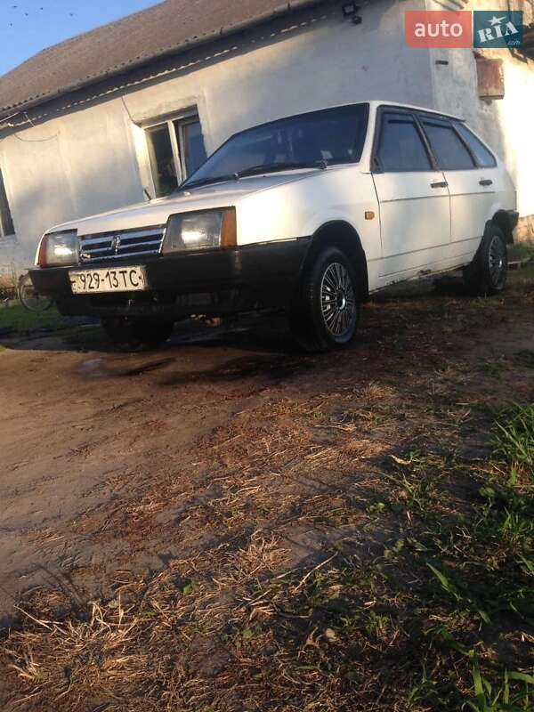 Хэтчбек ВАЗ / Lada 2109 1990 в Львове