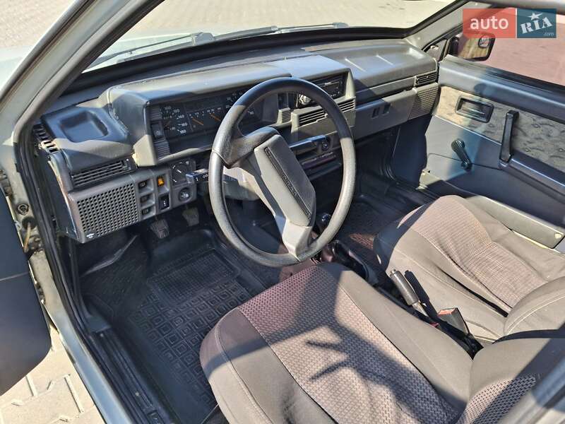 Хэтчбек ВАЗ / Lada 2109 2003 в Киеве