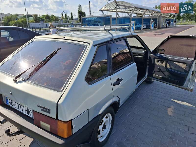 Хэтчбек ВАЗ / Lada 2109 2003 в Киеве