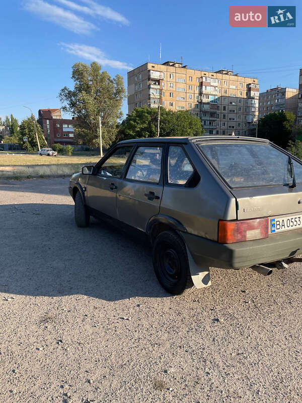 Хэтчбек ВАЗ / Lada 2109 1990 в Кривом Роге