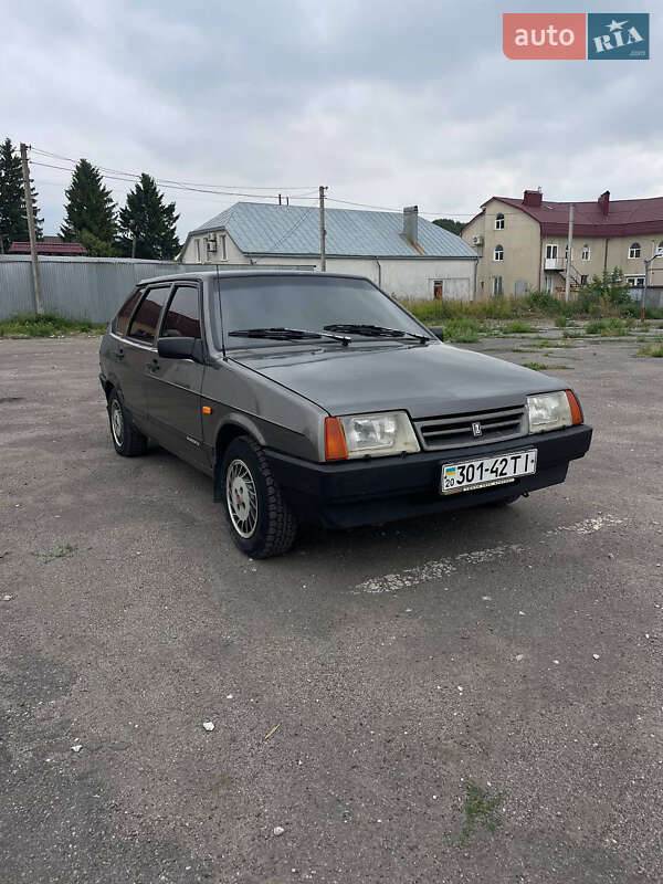Хэтчбек ВАЗ / Lada 2109 1990 в Волочиске