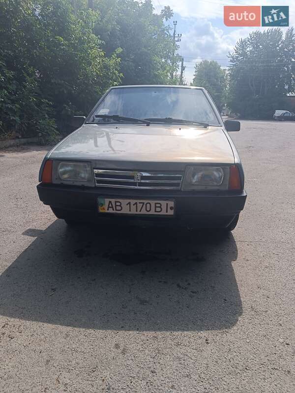 Хэтчбек ВАЗ / Lada 2109 2003 в Немирове