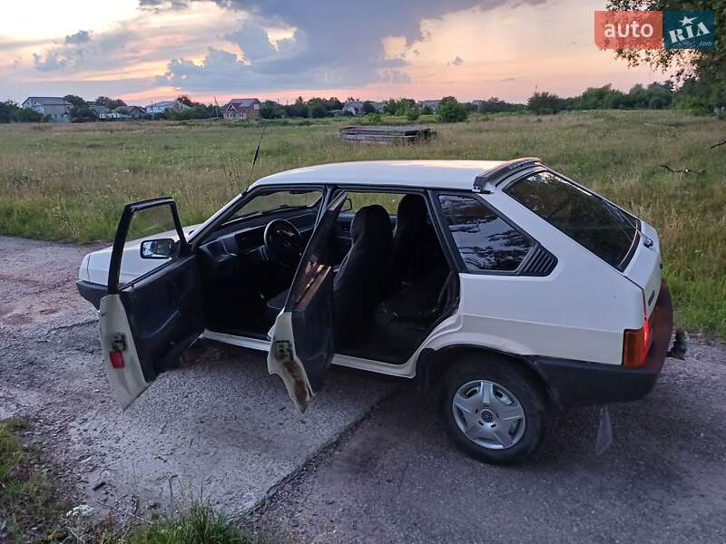 Хэтчбек ВАЗ / Lada 2109 1989 в Шостке