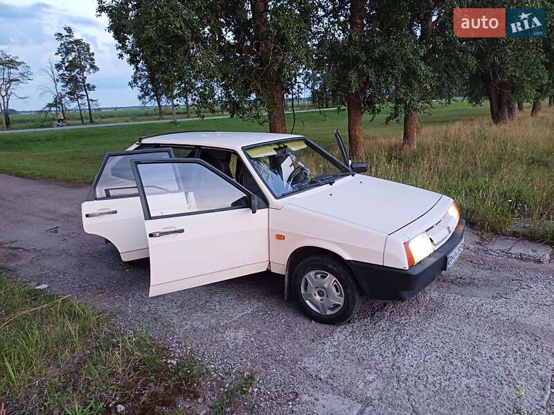 Хэтчбек ВАЗ / Lada 2109 1989 в Шостке