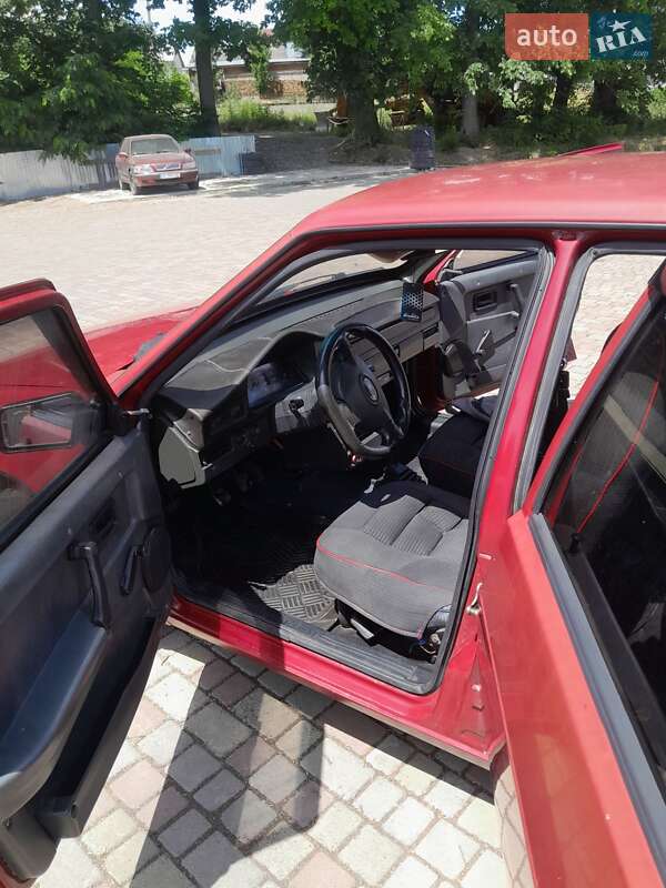 Хэтчбек ВАЗ / Lada 2109 1993 в Черновцах