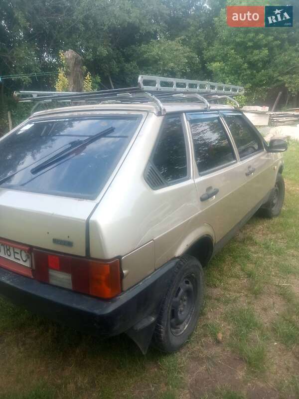 Хэтчбек ВАЗ / Lada 2109 1990 в Гостомеле