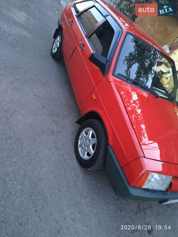 Хэтчбек ВАЗ 2109 1991 в 