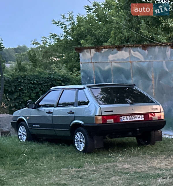 Хэтчбек ВАЗ 2109 1995 в 