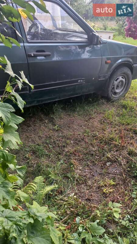 Хетчбек ВАЗ / Lada 2109 2004 в Львові