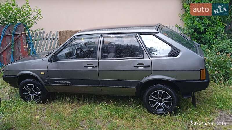 Хэтчбек ВАЗ / Lada 2109 1988 в Александрие фото 2 Хэтчбек ВАЗ / Lada 2109 1988 в Александрие