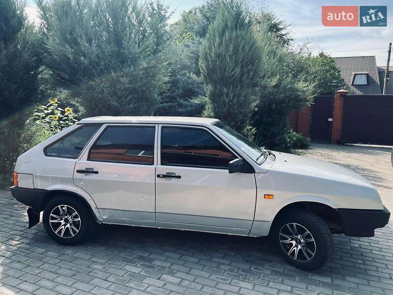 Хэтчбек ВАЗ / Lada 2109 2011 в Новомосковске
