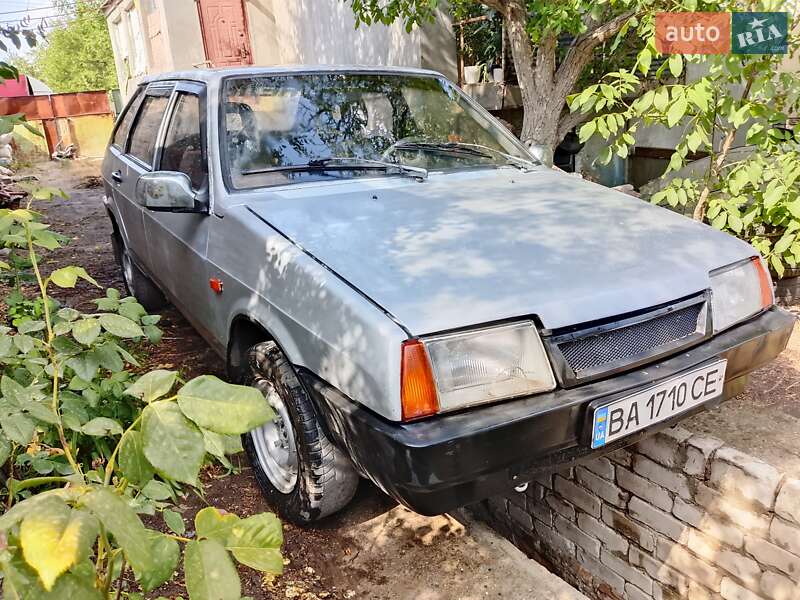 Хэтчбек ВАЗ / Lada 2109 1998 в Николаеве