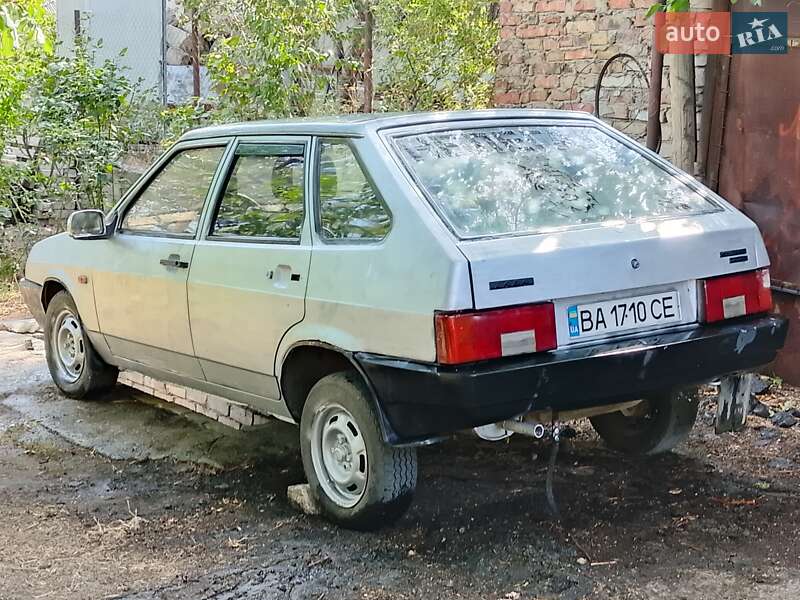 Хэтчбек ВАЗ / Lada 2109 1998 в Николаеве