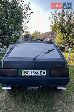Хэтчбек ВАЗ 2109 2000 в 