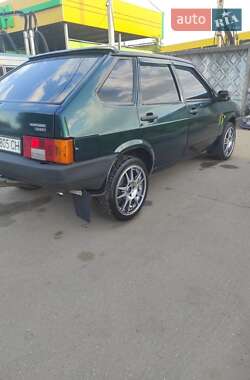 Хэтчбек ВАЗ 2109 2003 в 
