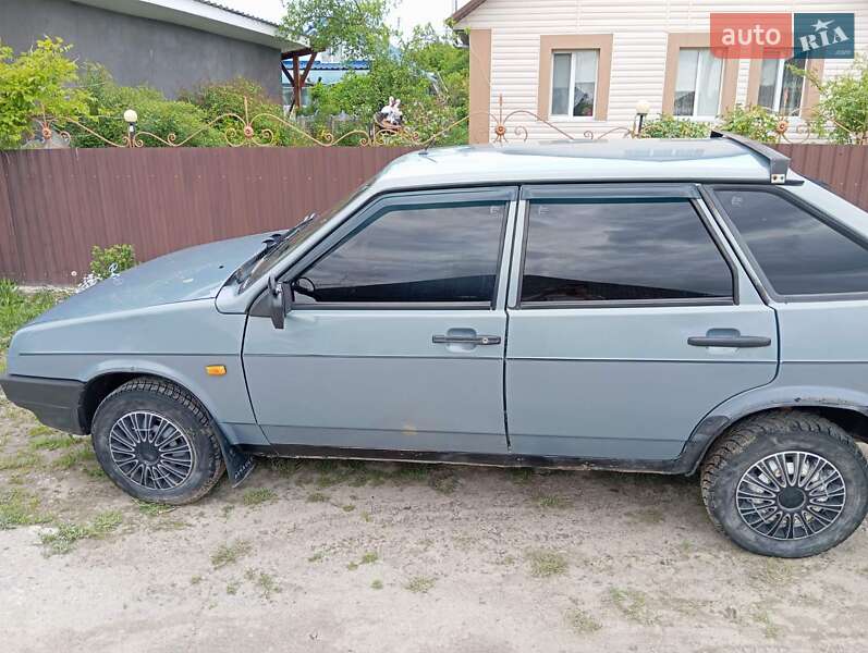 Хэтчбек ВАЗ / Lada 2109 2003 в Дунаевцах