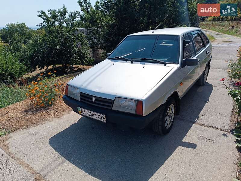 Хэтчбек ВАЗ / Lada 2109 2003 в Украинке
