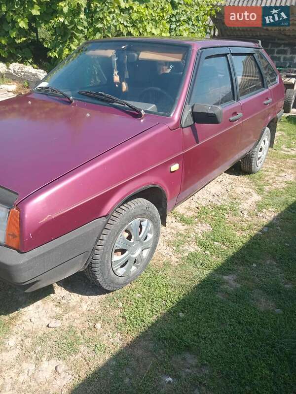 Хэтчбек ВАЗ / Lada 2109 1995 в Монастыриске