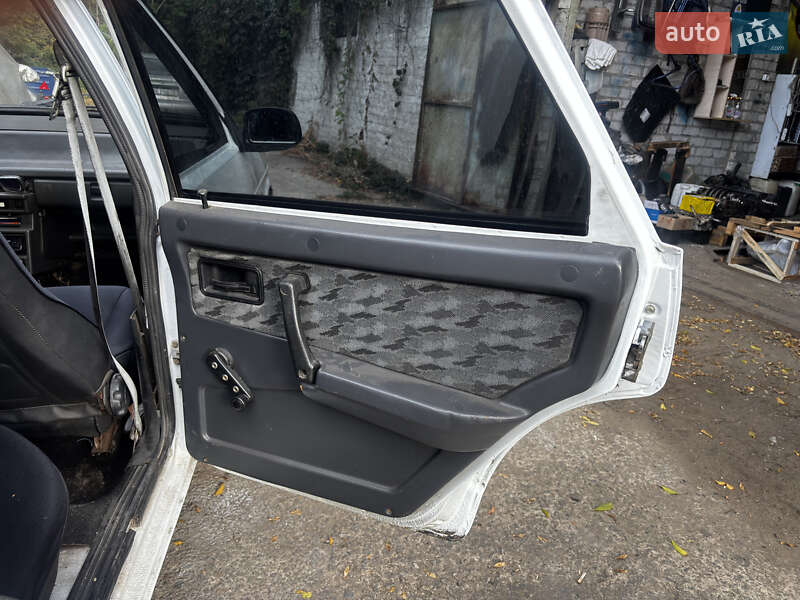 Хэтчбек ВАЗ / Lada 2109 1993 в Павлограде фото 6 Хэтчбек ВАЗ / Lada 2109 1993 в Павлограде