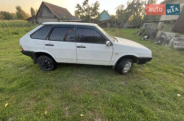 Хэтчбек ВАЗ 2109 1999 в 