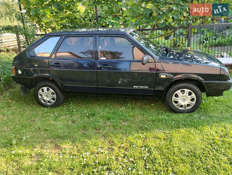 Хэтчбек ВАЗ / Lada 2109 1989 в Щирце