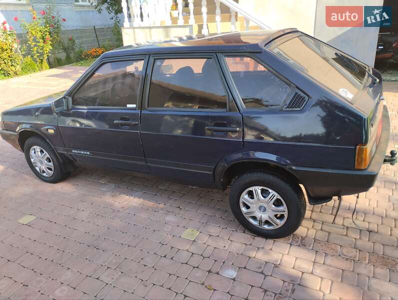Хэтчбек ВАЗ / Lada 2109 1989 в Щирце