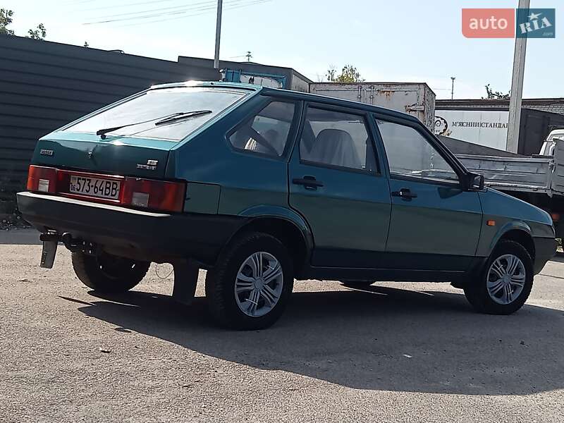 Хэтчбек ВАЗ / Lada 2109 2002 в Житомире
