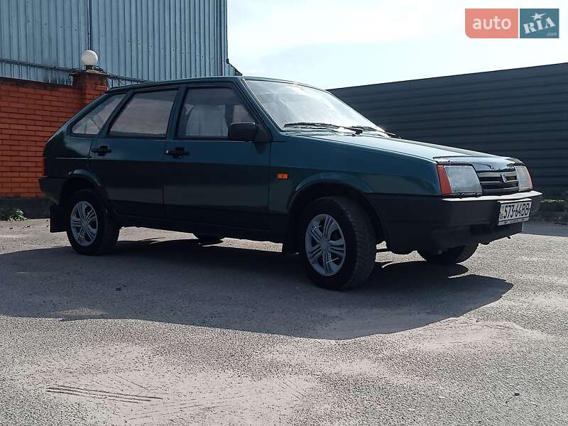 Хэтчбек ВАЗ / Lada 2109 2002 в Житомире
