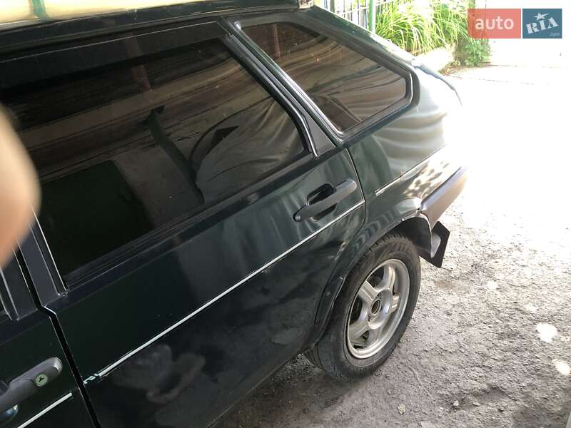 Хэтчбек ВАЗ / Lada 2109 2001 в Днепре