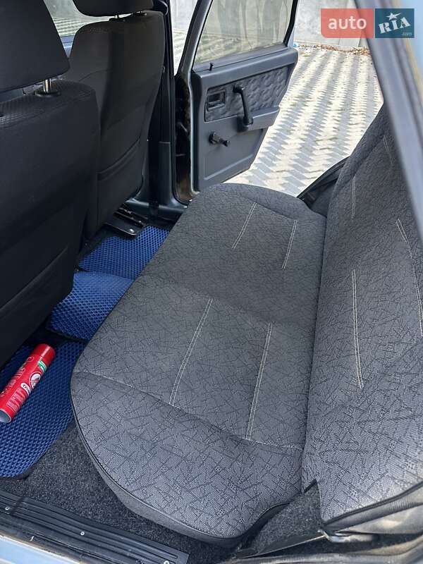 Хэтчбек ВАЗ / Lada 2109 2004 в Николаеве фото 32 Хэтчбек ВАЗ / Lada 2109 2004 в Николаеве