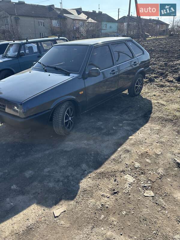 Хэтчбек ВАЗ / Lada 2109 2000 в Львове