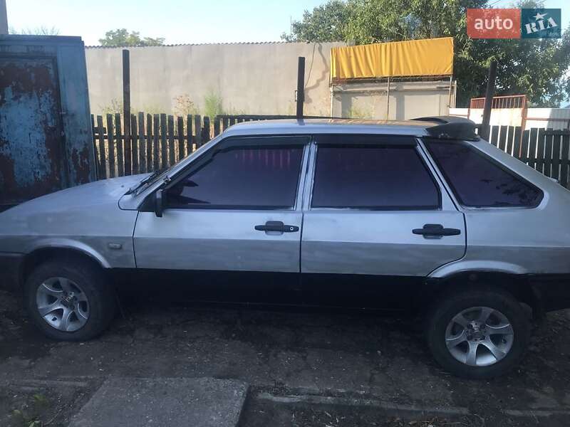 Хэтчбек ВАЗ / Lada 2109 2002 в Подольске