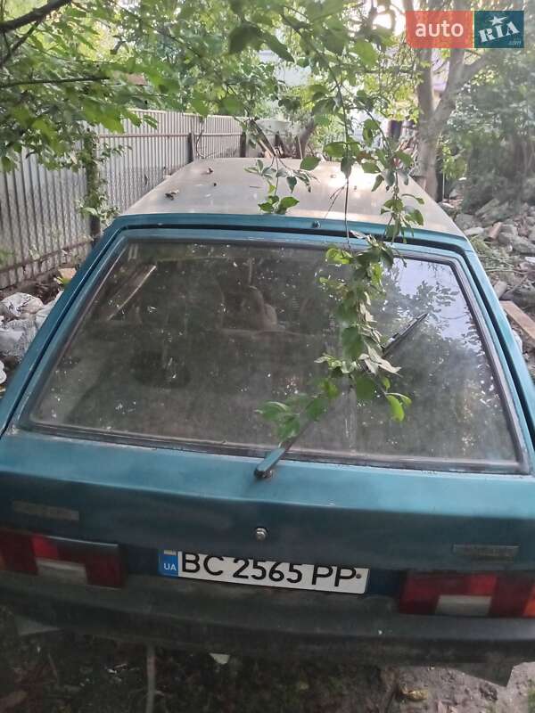 Хэтчбек ВАЗ / Lada 2109 2000 в Львове